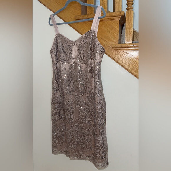 Women’s Formal Dress Size 8, 18 Gold Lace Allover Sequins R&M Richards Short NEW - Picture 2 of 8